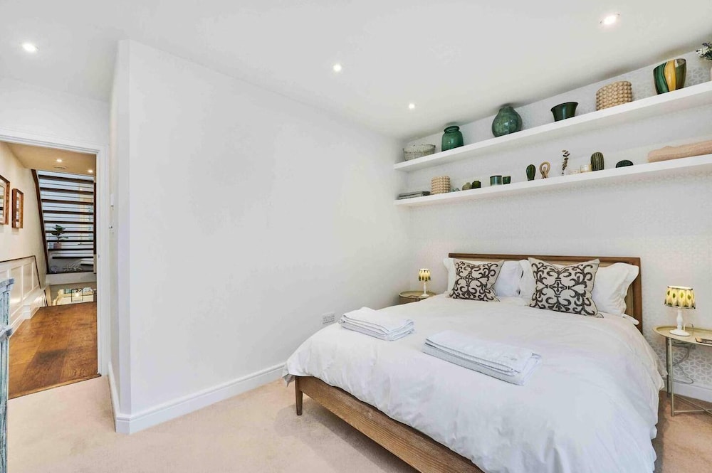Luxury 3-bed Apartment in Central London