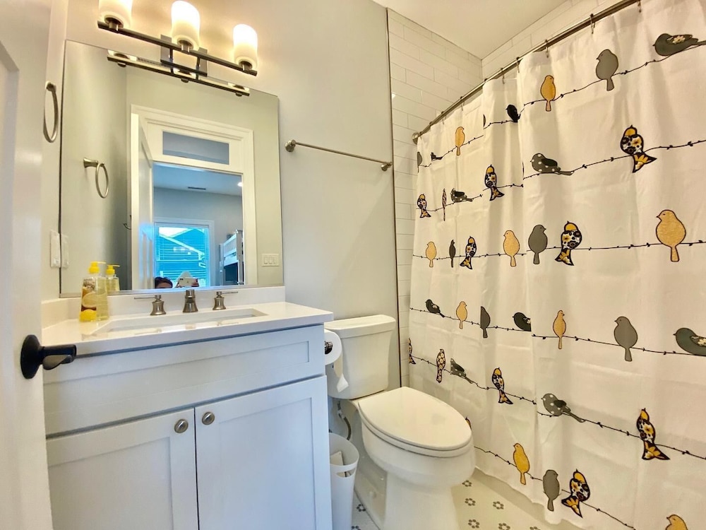 Scarborough Avenue 303