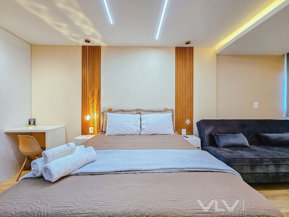 Art Studio by VLV Stays