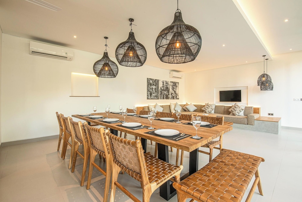 Opulent 6BR Villa, 400m From Canggus Golden Shore