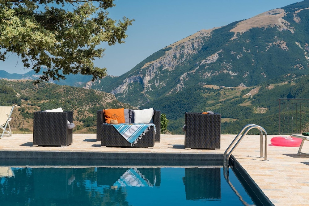 Ca Quattrocchi 10 3 by Marche Holiday Villas