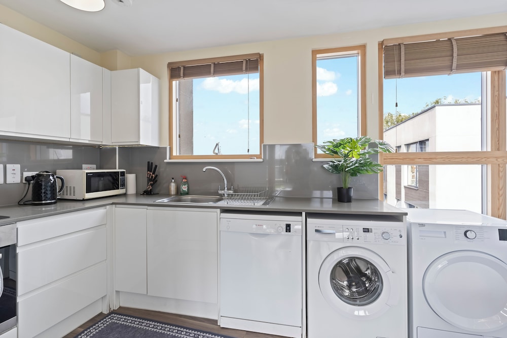 Retreat Private Rooftop 3 Bedroom Apartment