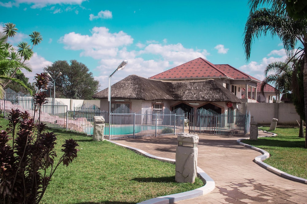Tecla Lodges