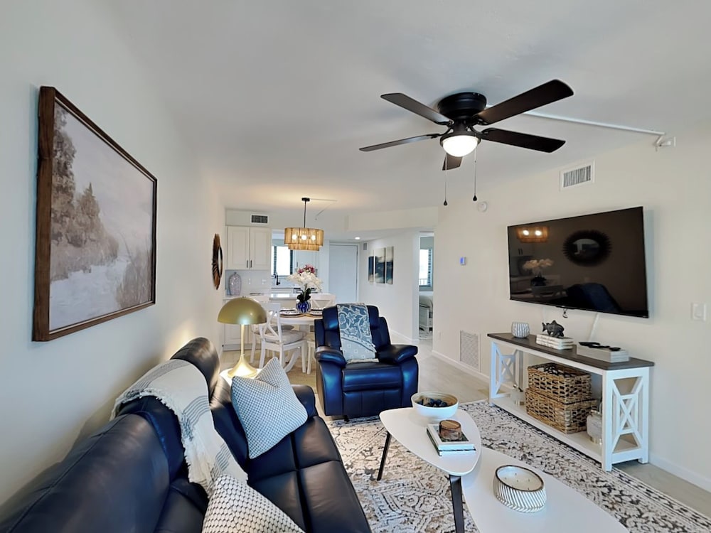 Seaside 3 by Distinctive Beach Rentals