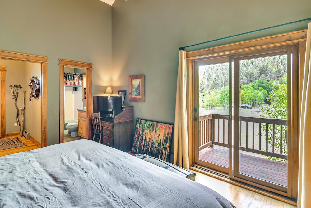 Private 5 Acres w/ Mtn Views: Park County Cabin!