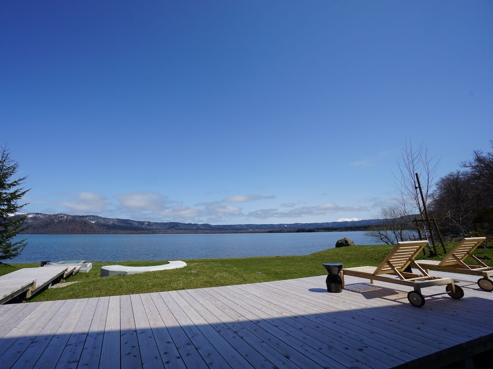 Sansui Lakeside Villa