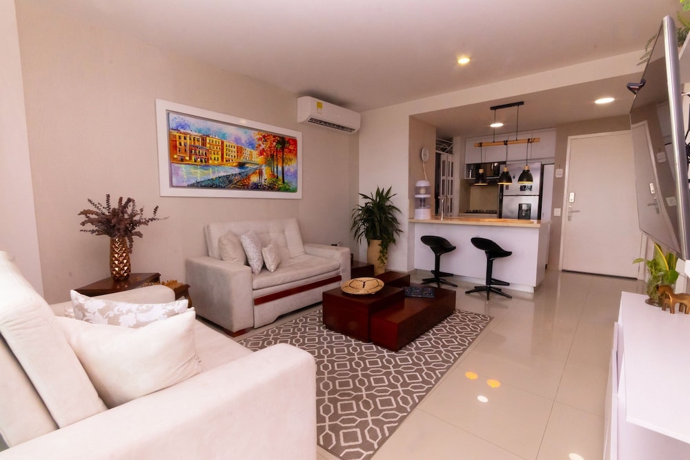 Condominio frente al mar  Morros Epic.