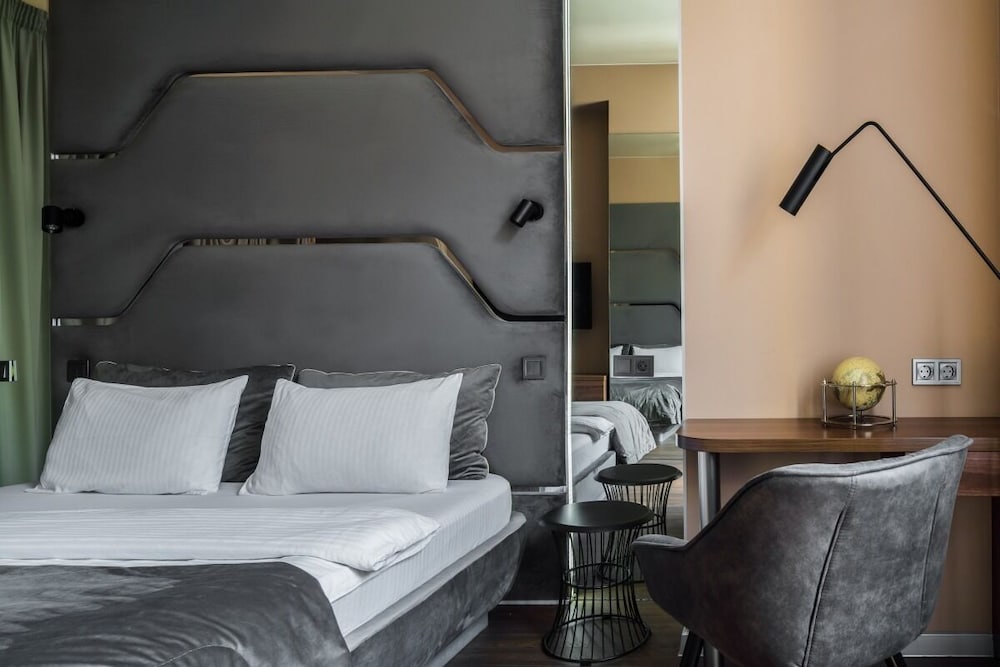 KievApts Sofievskaya 18