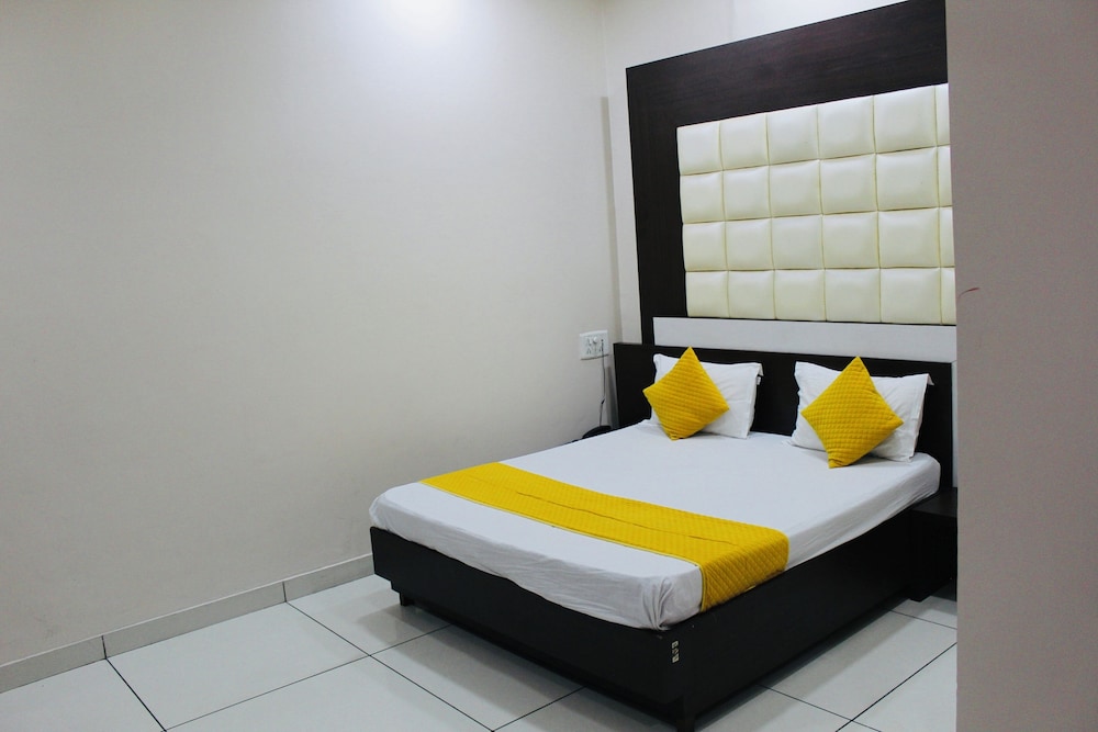 Sunshine Hotel