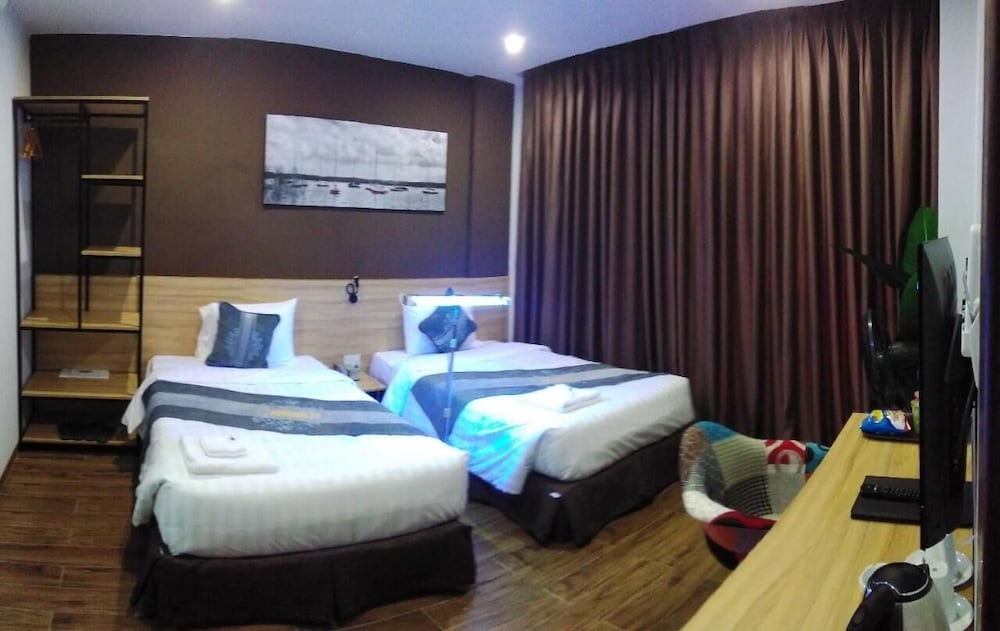 Kingsales Hotel view 5