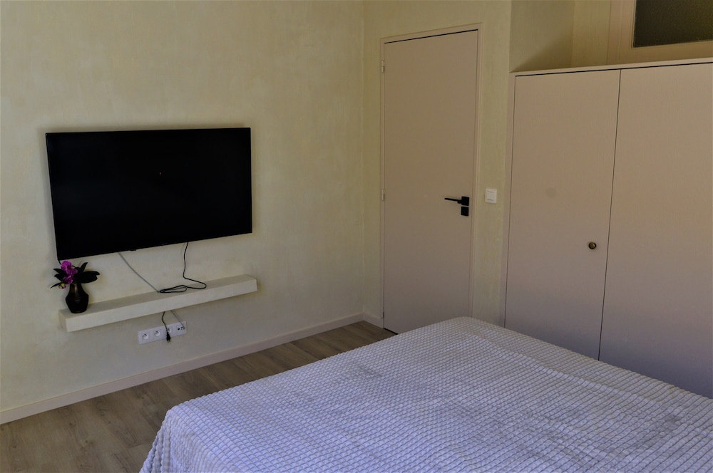 SLEEP INN ANTWERP - Japandi Lofts