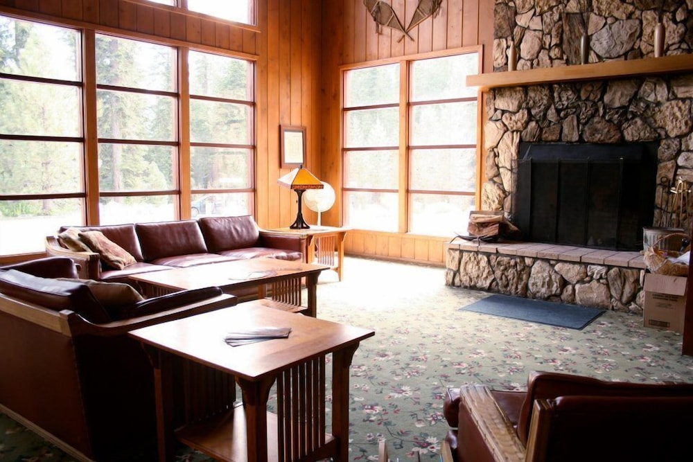 Three Rivers Vacations - Stony Creek Lodge - Property Image 2