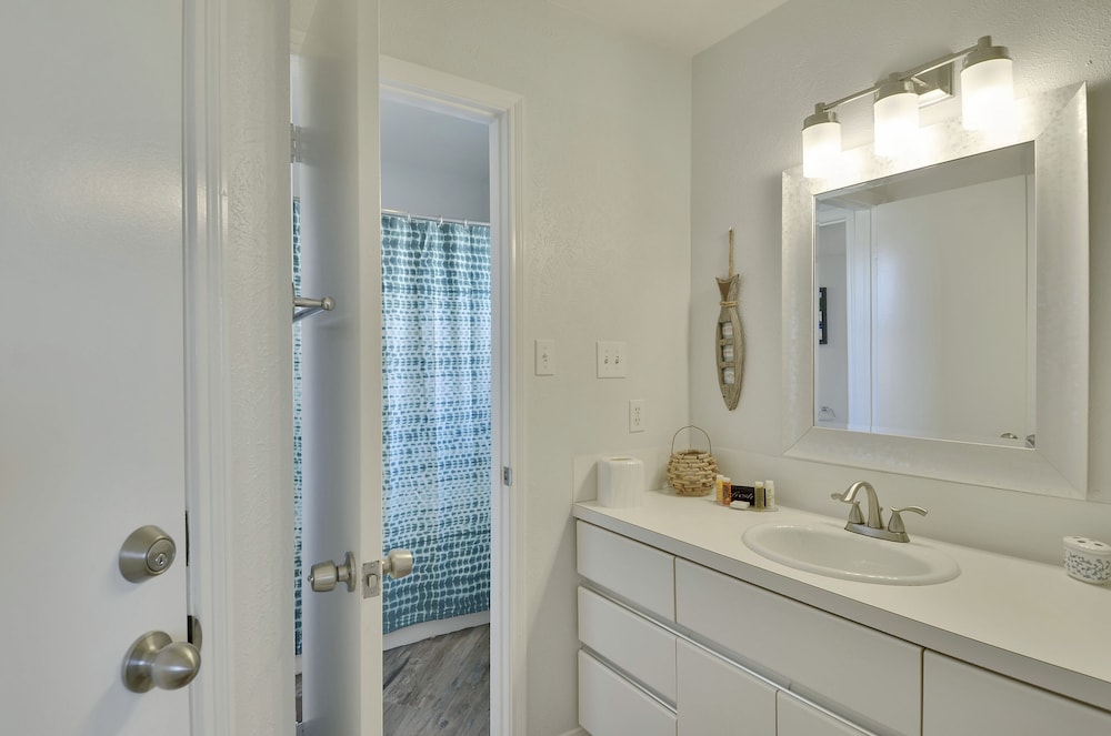 Beachfront Dolphin by Ryson Vacation Rentals