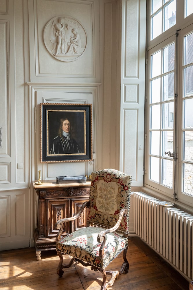 Bourges Vacations - Hotel de Panette - Chambres historiques - Property Image 13