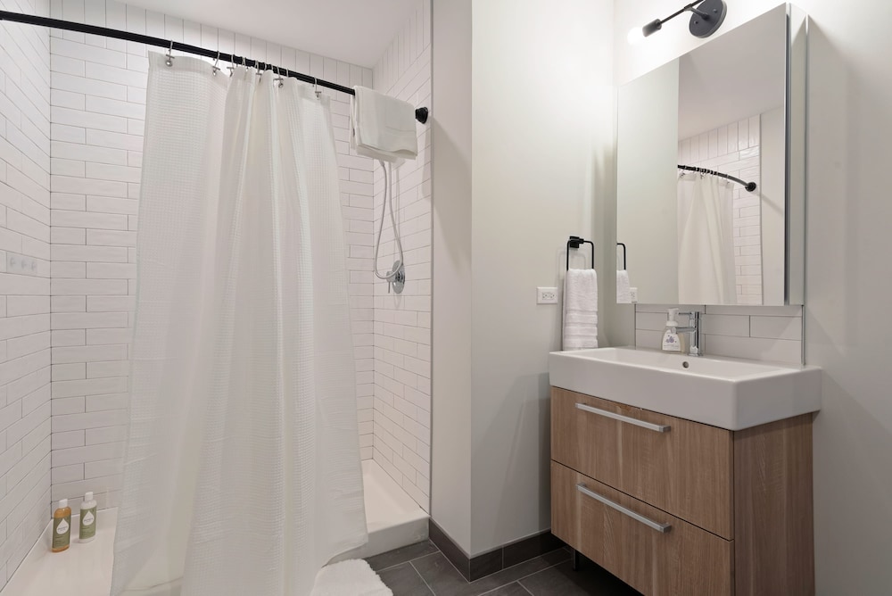 Central Location Exclusive Apts for Large Groups