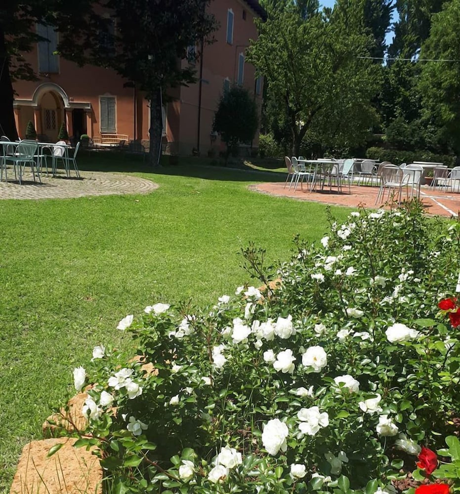 Mery Bistrot in Villa Bisbini view 3