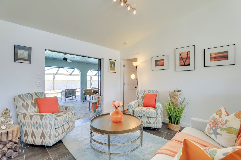 Riverfront Gem w/ Hot Tub & Pool in Port Charlotte