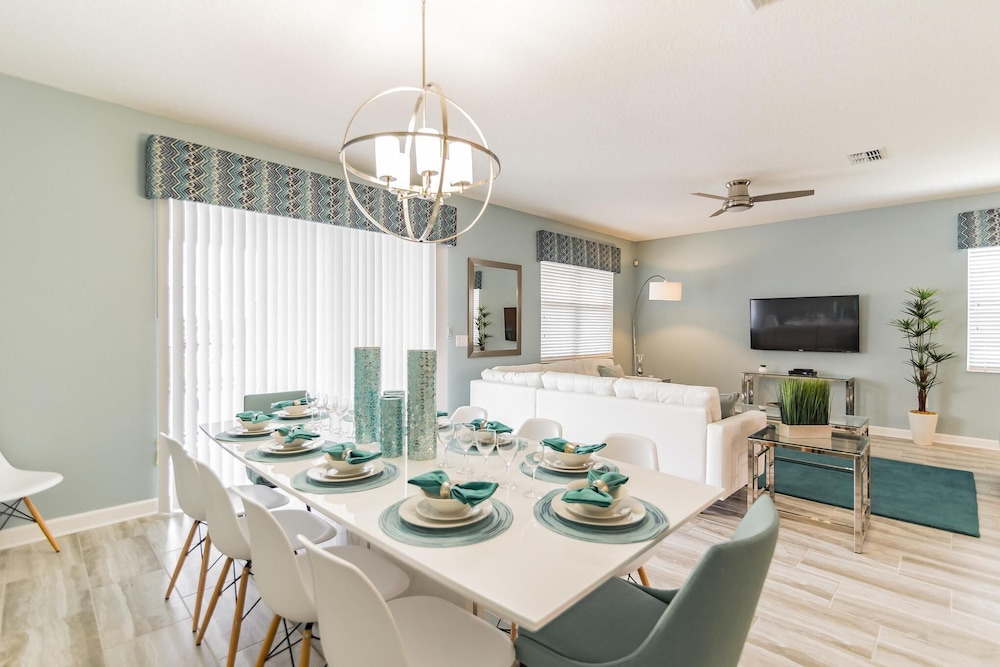 Holiday Retreat by Orlando Short Term - Image 3