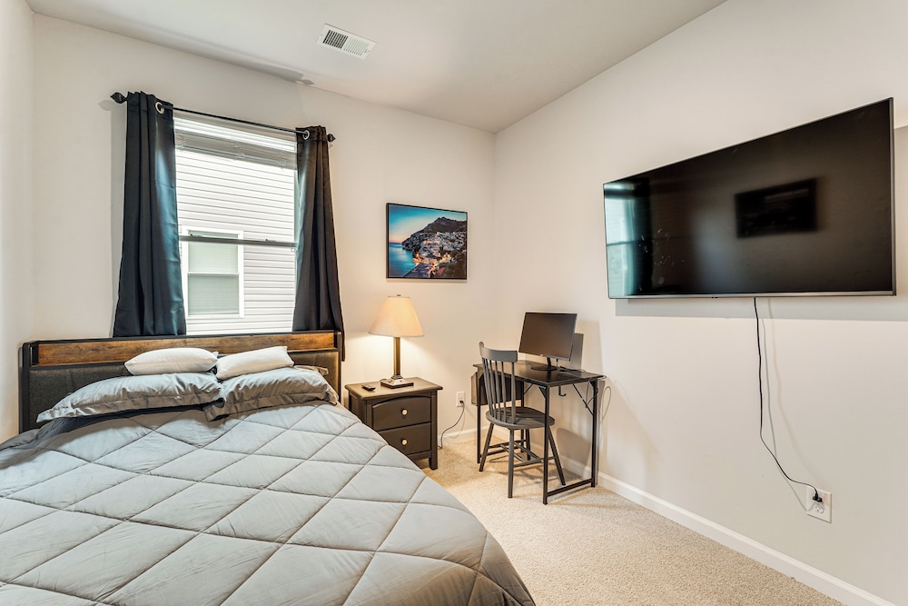 7 Mi to Dtwn Augusta! Modern Family Home