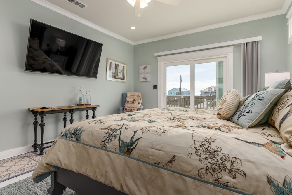 Bay Breeze - 2420 Bienville 4 Bedroom Home