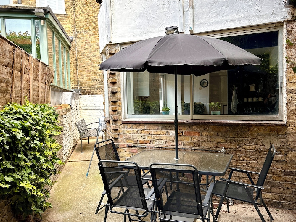 Fulham Tranquil 2BD King Bed Home w/ Parking & Gdn