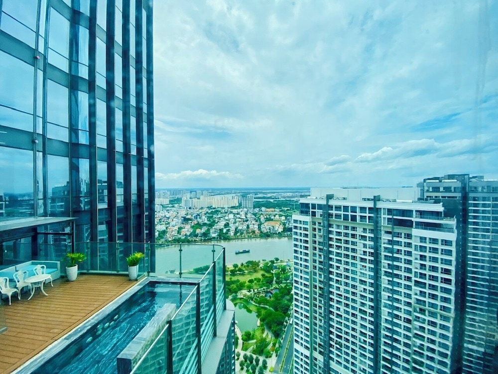 Serenity Serviced Apartments-Landmark 81