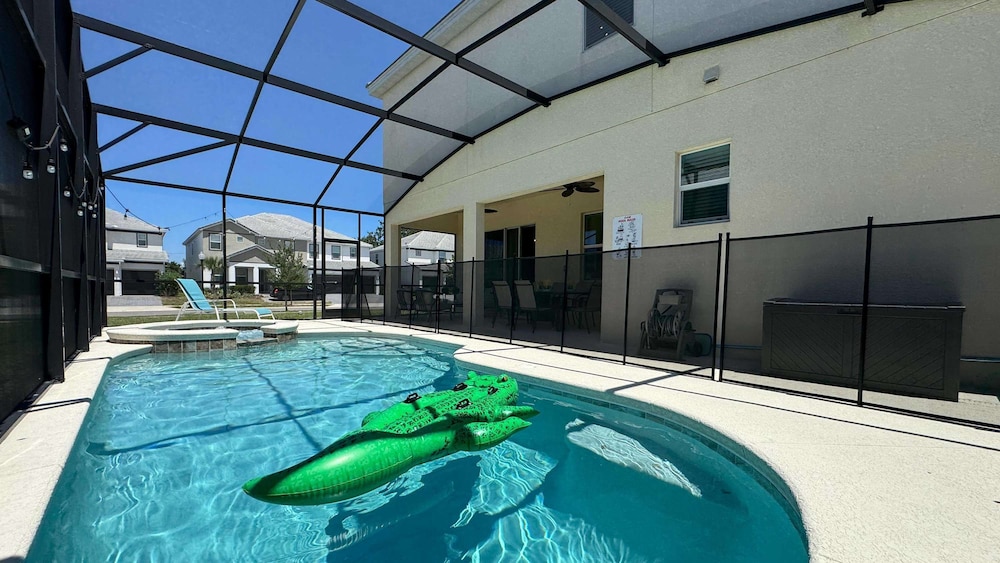 Family Friendly 12bd w Jacuzzi Veranda Palms 4401