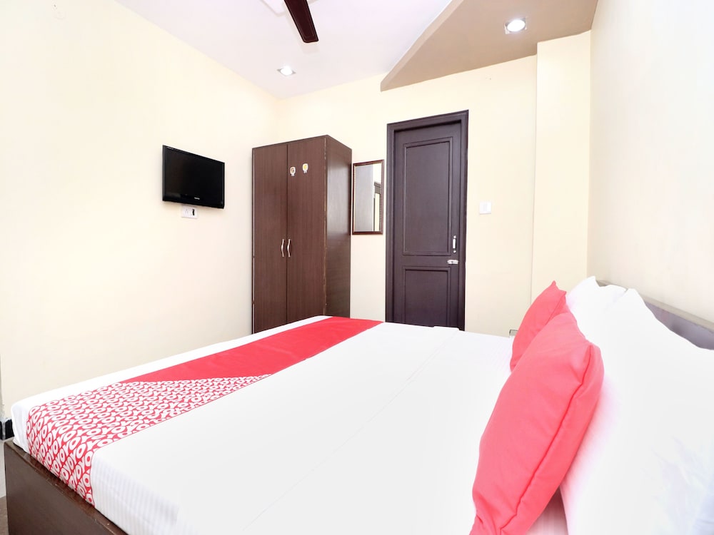 OYO 14860 Hotel Silver Star