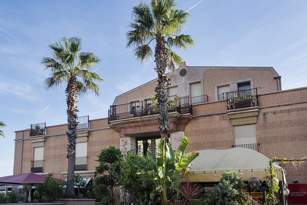 Beachfront Studio With Terrace by Wonderful Italy
