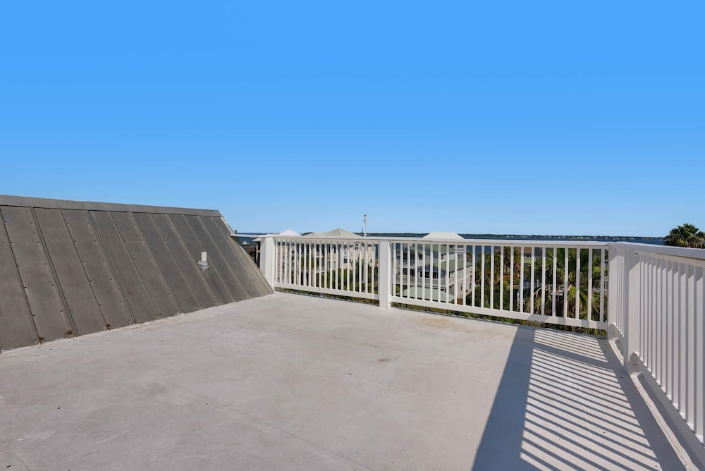 The Gulfview Grandeur
