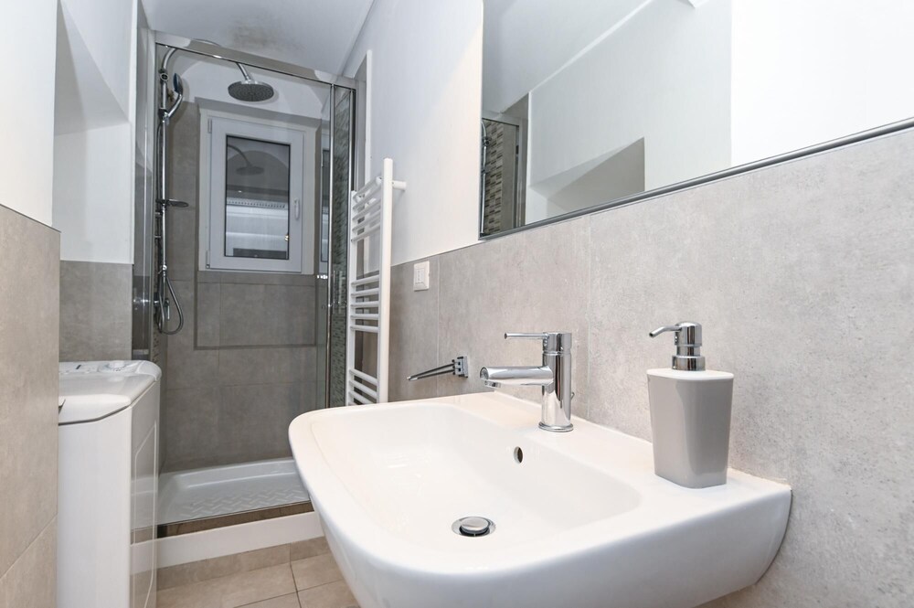Gorgeous Trastevere Loft On The River