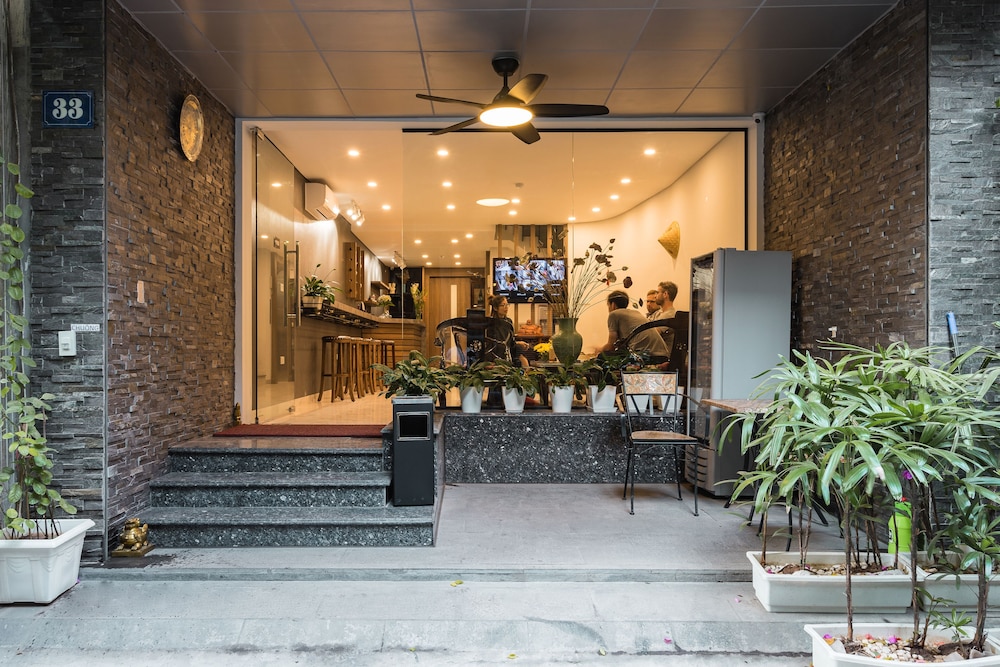 Narcissus Hotel and Apartment