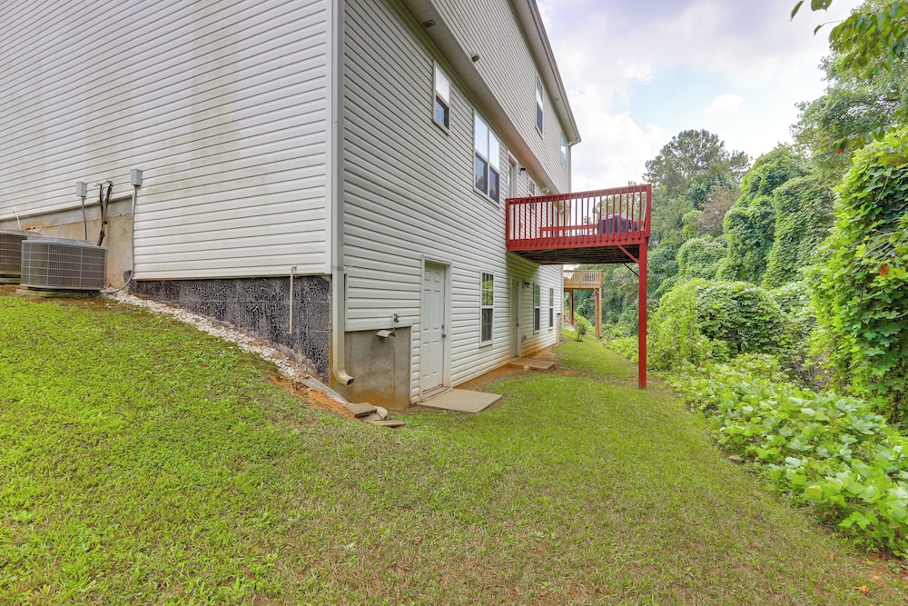 Pet-friendly Home w/ Pool Access in Snellville!