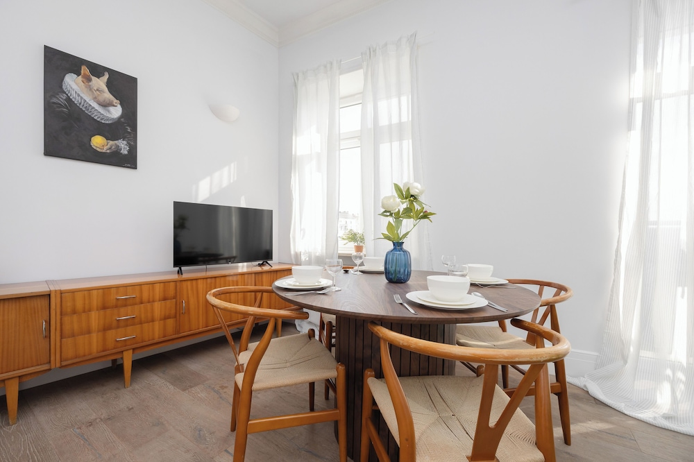 Bright Apartment for 4 by Renters view 4