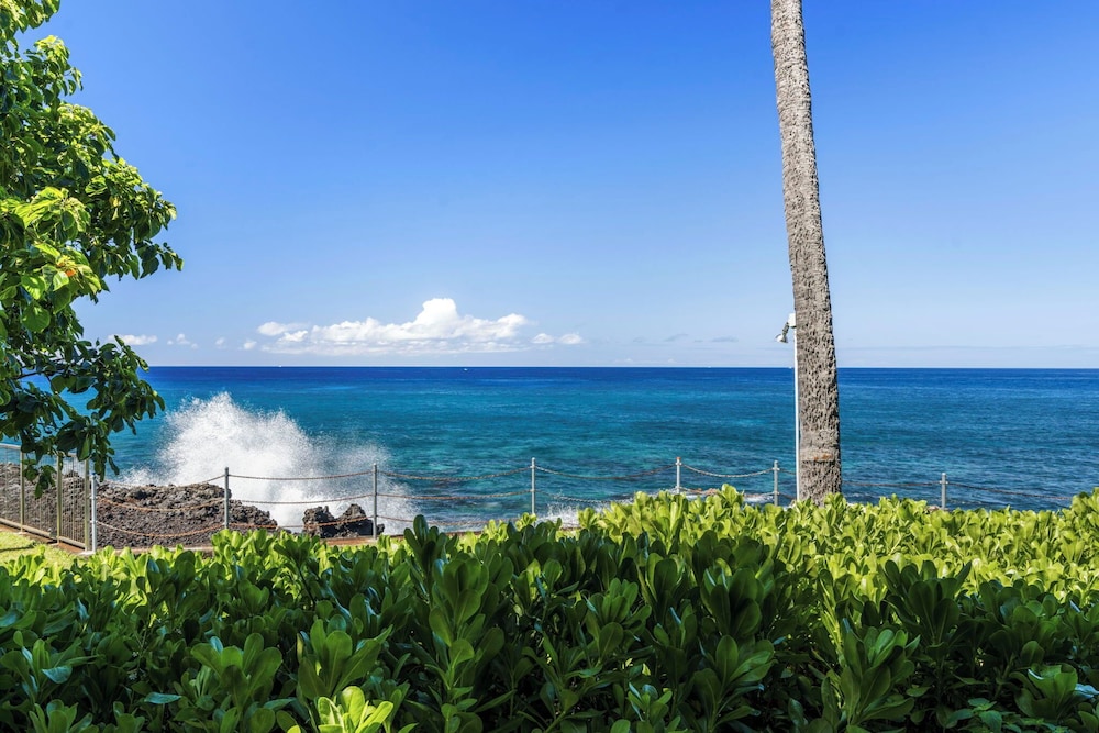 Oceanfront Kanaloa Condo - Pools, Hot Tubs & Sunset Views- Vrkcv