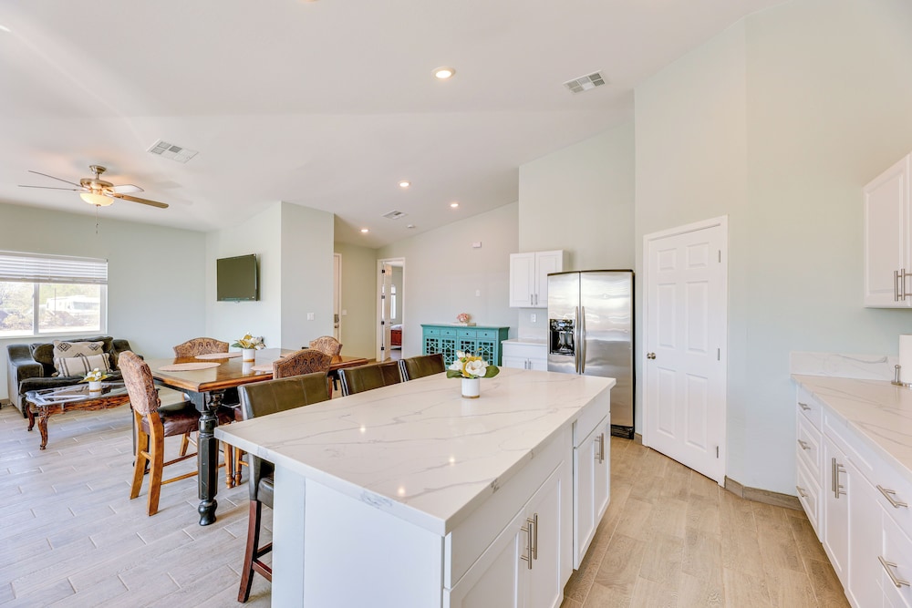 Mtn Views: Spacious Family Home in Casa Grande!