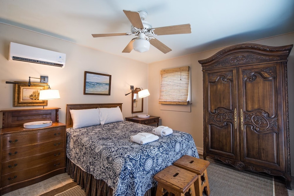 Charleston Vacations - Erie The 213 E Hideaway 1 Bedroom Holiday Home By My Ocean Rentals - Property Image 2