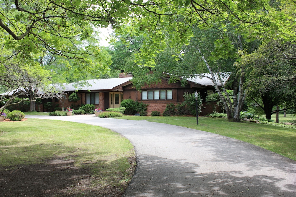Rivertown Inn