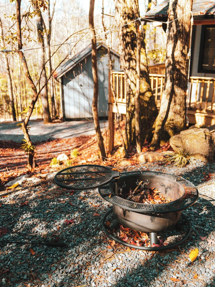 Wayah Ridge Escapes