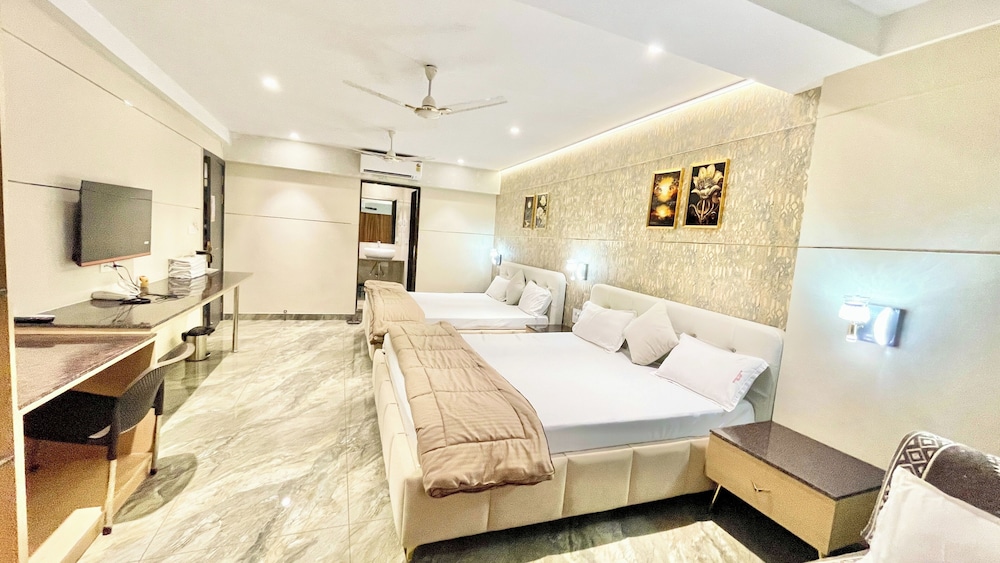 Premium Hotel M Shri near Mahakal Temple