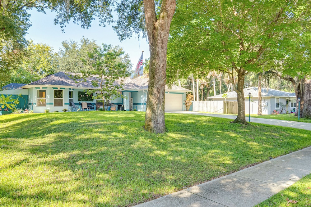 Private Backyard Oasis: Cocoa Family Home!