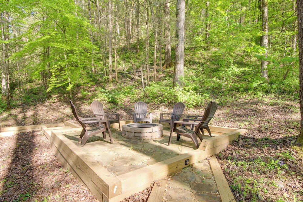 Mountain-view Appalachian Escape: Bike Trails! view 5
