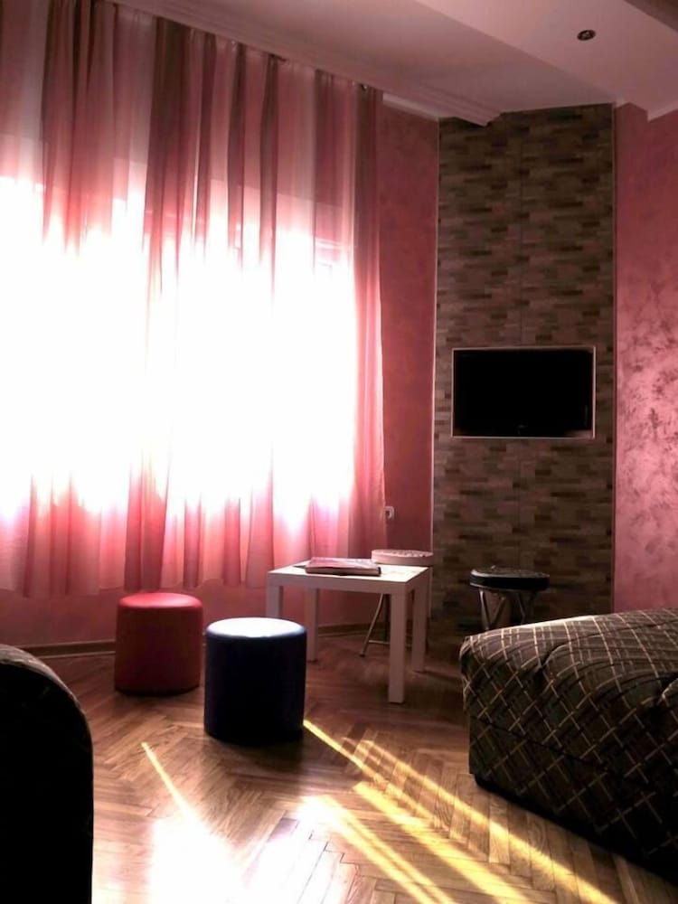 Traveler's Hostel & Apartments view 3
