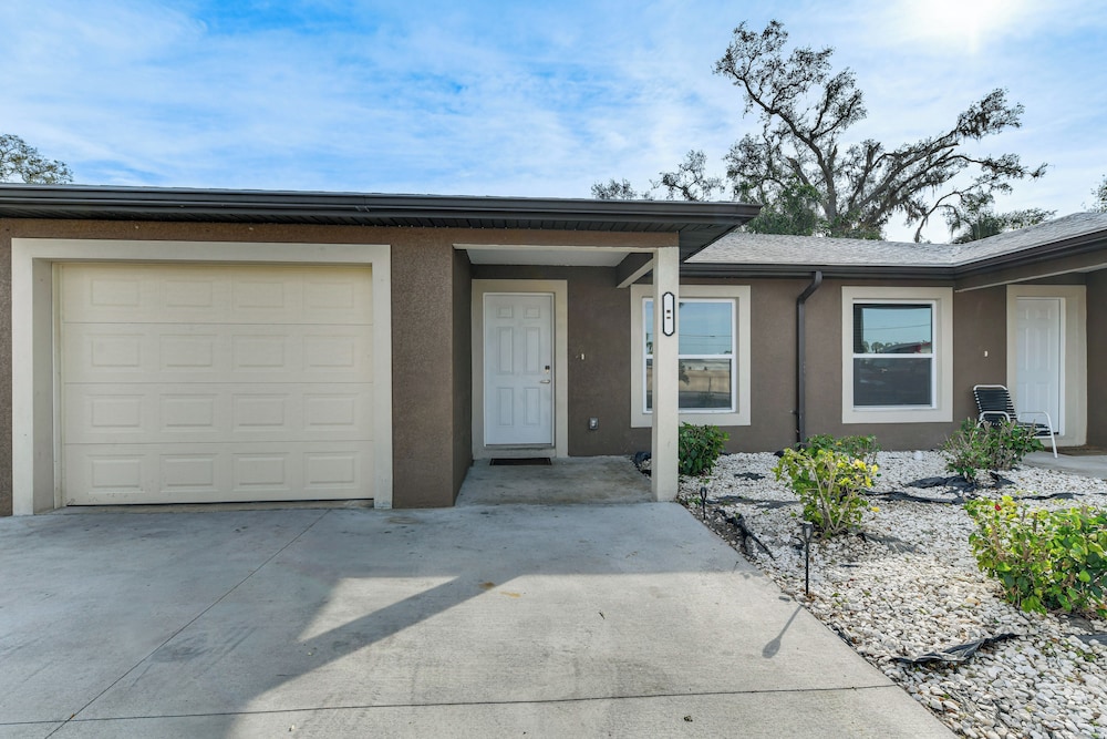 4 Mi to Bradenton Riverwalk: Cozy Home w/ Patio!