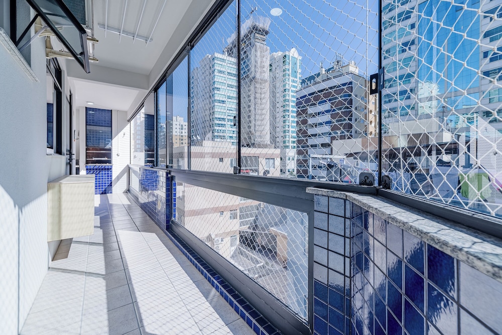 Apt w/ Balcony 150m From Sea Meia Praia Rcb405