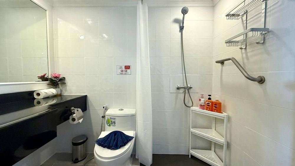 Palace - Spacious 1 Bedroom Condo With Shared Pool