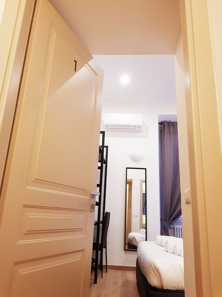 Cairoli Rooms