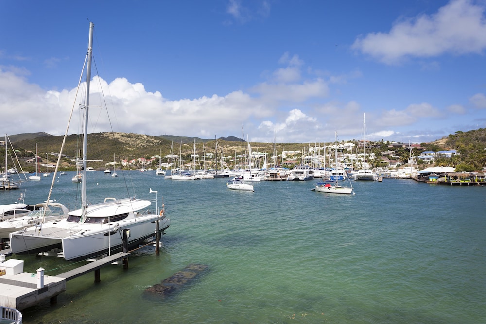 Oyster Bay Beach Resort - Photo 8