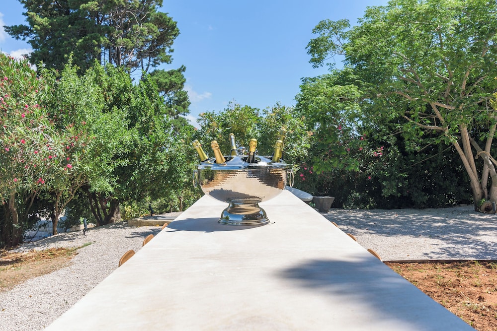 Amani Luxury 4BR Villa & Pool in Batroun