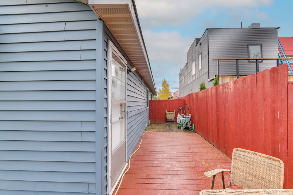 Anchorage Townhome: 2 Mi to Dwtn! view 3